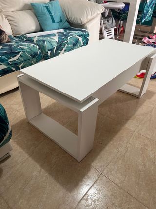 Mesa de comedor pequeña blanca