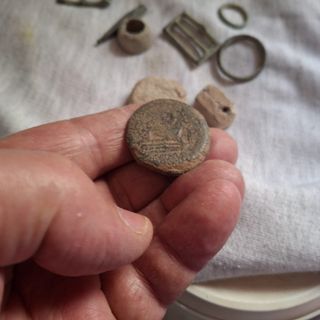 Moneda y objetos antiguos