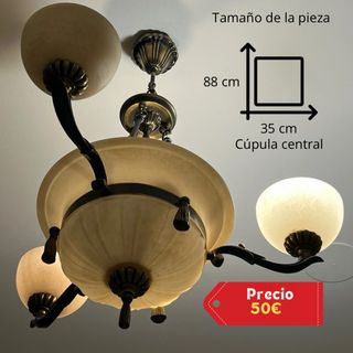 Lámpara de techo beige y dorada