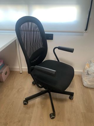 Silla de escritorio negra