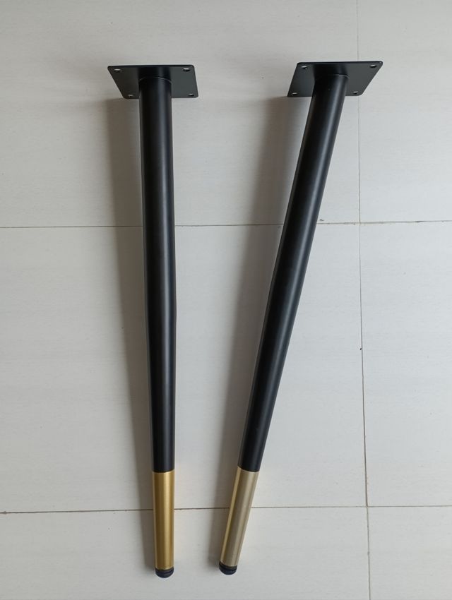 16 Patas de Silla Metálicas Negras y Doradas