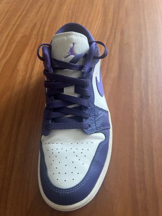 Nike Air Jordan 1 Low Morado y Blanco