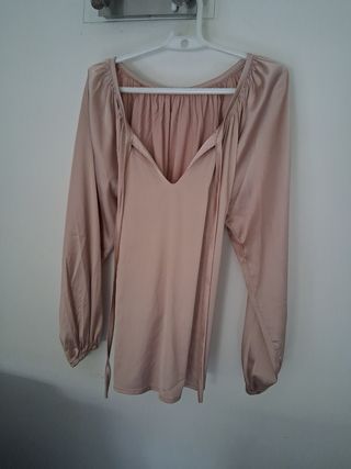 4 Blusas Satinadas Beige y Roja Talla L/Xl
