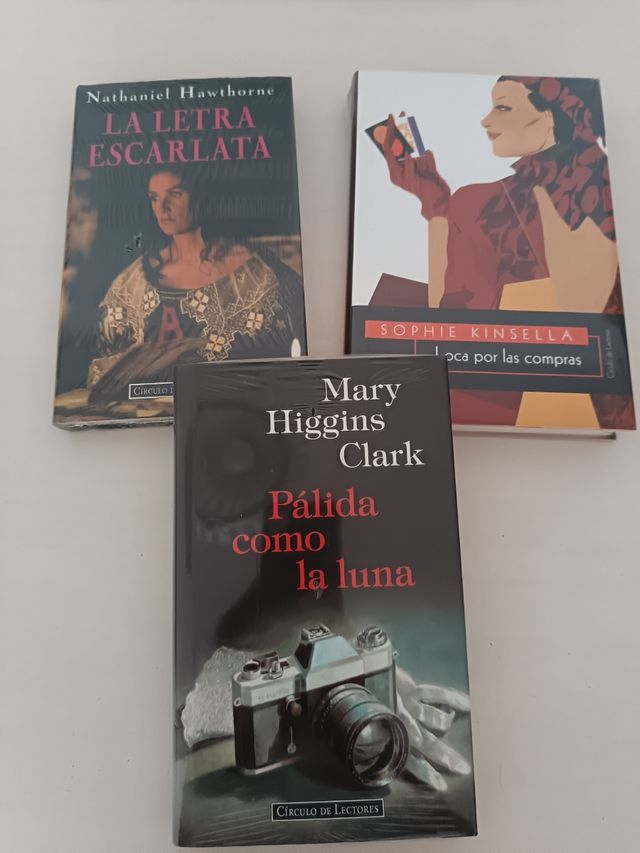 La letra escarlata , Pálida como la luna,