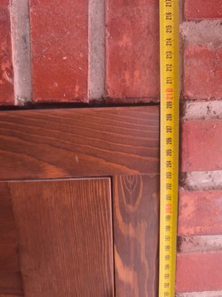 Puerta mallorquina de madera con lamas horizontale