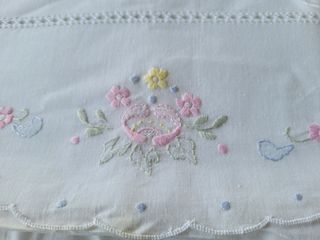 Lenzuola vintage ricamate a mano con 1 federa
