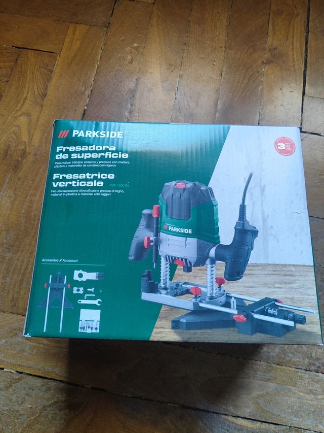 Fresadora Parkside Vertical POF 1200 E4
