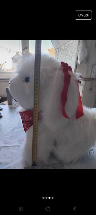 Peluche cane bianco con bandana rossa