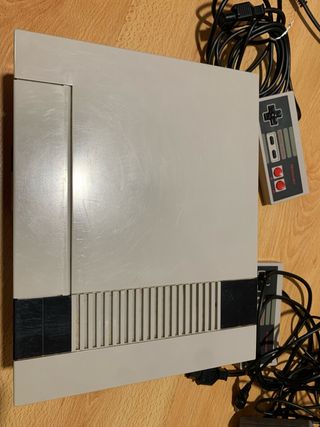 Nintendo NES COMPLETA con mandos y cables