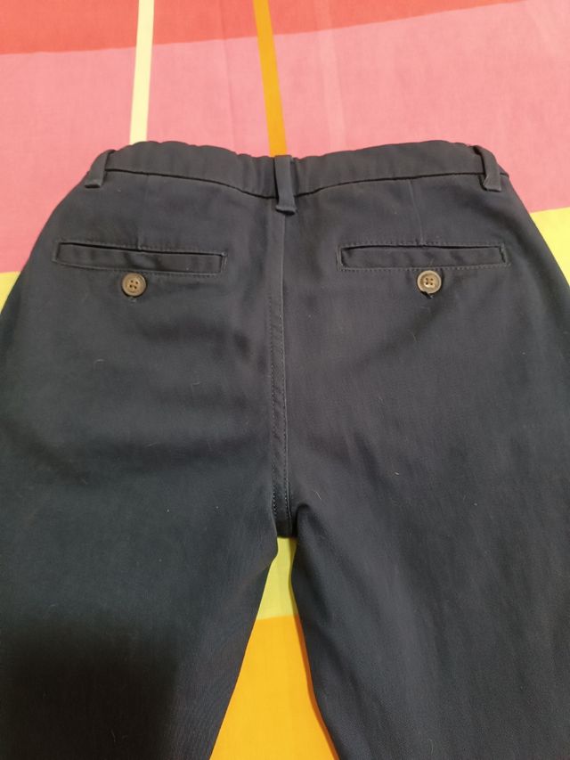 Pantalón chino azul marino. Talla 9-10 años.