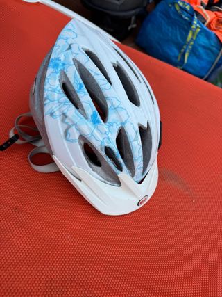 4 Cascos de Bicicleta , uno infantil 