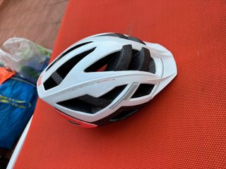 4 Cascos de Bicicleta , uno infantil 
