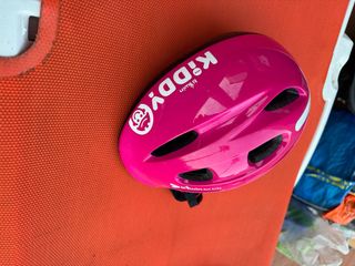4 Cascos de Bicicleta , uno infantil 