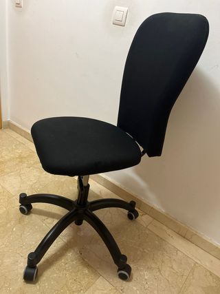 Silla de oficina negra
