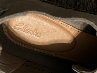 Zapatos Clarks de ante grises