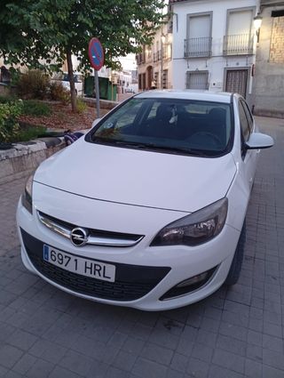 Opel Astra 2012