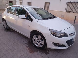 Opel Astra 2012