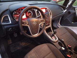Opel Astra 2012