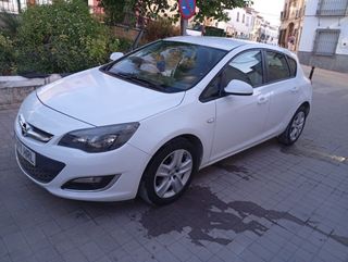 Opel Astra 2012