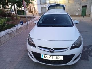 Opel Astra 2012