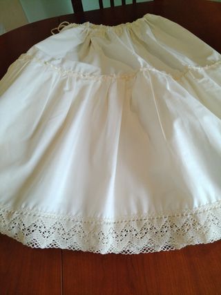 Baturra can can niña. Largo total 72CM.