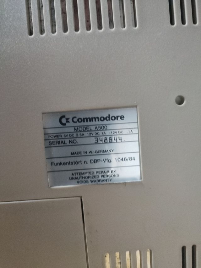 Commodore Amiga 500 con caja original. 
