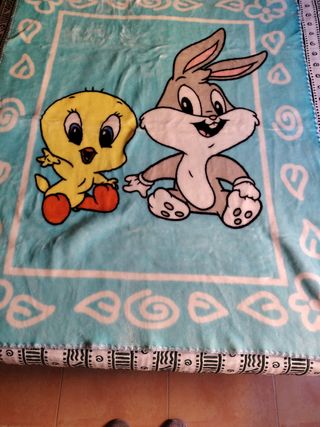 Manta infantil Bugs Bunny y Piolín