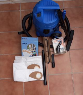 Aspiradora Nilfisk 12L con Accesorios