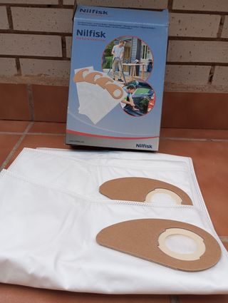 Aspiradora Nilfisk 12L con Accesorios