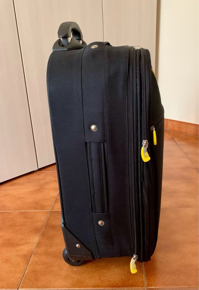 Valigia nera Fergi NUOVA