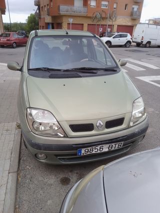 Renault Scenic 2002 con 244000 klm 