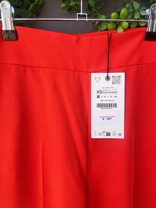 Pantalón pinza Zara rojo