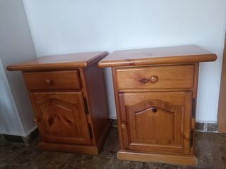 Mesitas de noche rústicas de madera maciza