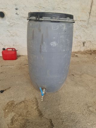Bidón de plástico gris