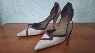Zapatos de tacón Bershka beige y marrón