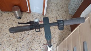 Patinete eléctrico blanco