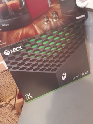 Xbox Series X 1TB + 4TB Disco + 2 Mandos + 11 Jueg