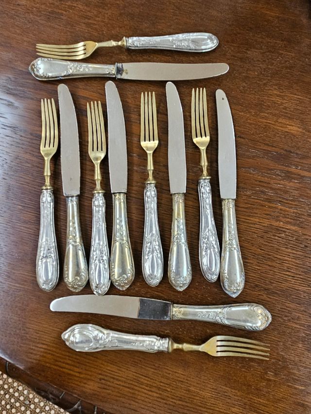 Antiche posate da dolce in argento e oro