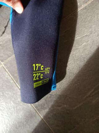 Neopreno largo OLAIAN azul 
Talla 12.
 143-152 cm
