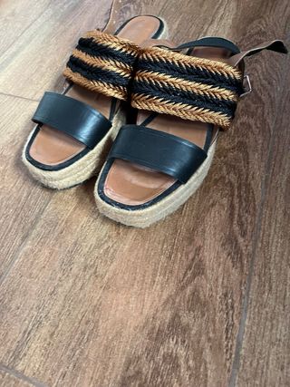 Sandalias Bimba y Lola Plataforma Negro Marrón