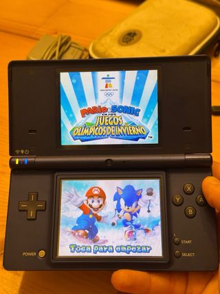 Nintendo DSi Azul + Funda + 2 Juegos