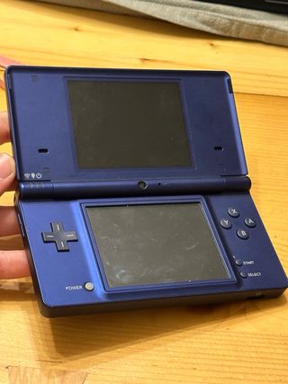 Nintendo DSi Azul + Funda + 2 Juegos