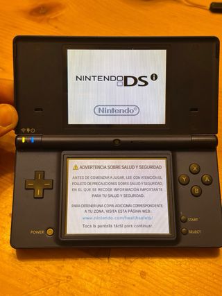 Nintendo DSi Azul + Funda + 2 Juegos