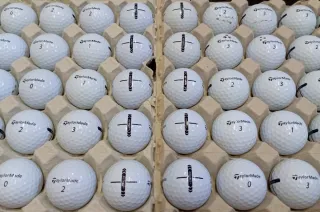 60 Bolas de Golf TaylorMade Distance Perla y A