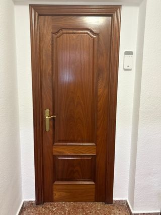 Puertas interiores de madera Sapeli Rameado.