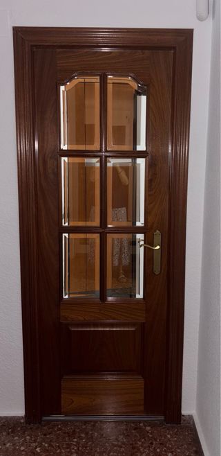 Puertas interiores de madera Sapeli Rameado.