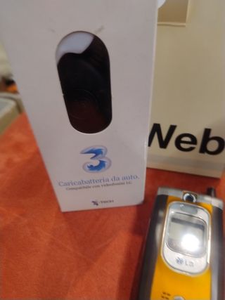 LG H3G Cellulare con Caricabatteria da casa

