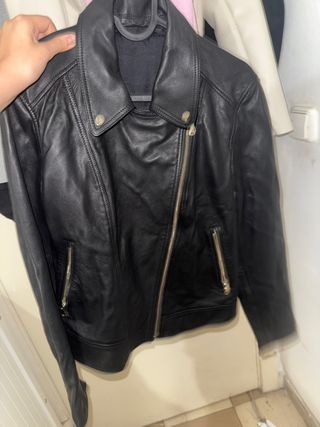 Chaqueta de cuero negra