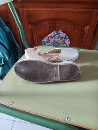Zapatos niña dorados talla 35