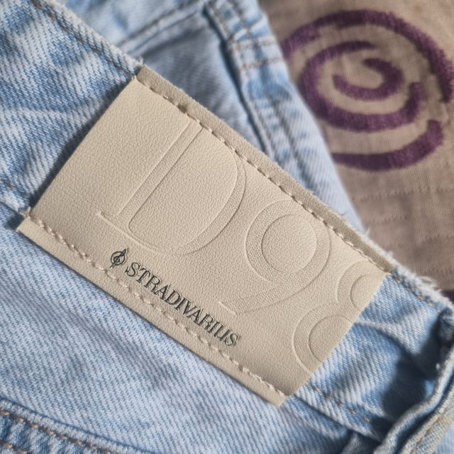 Pantalones vaqueros Stradivarius acampanados